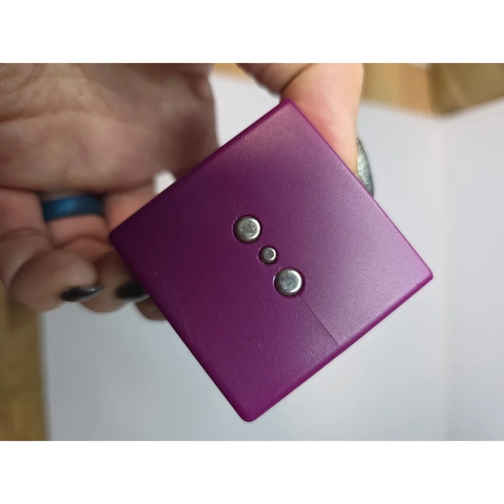 RadicaCube WorldSlim Purple Interactive Electronic HandheldGame‎ 2005 Retro Toy